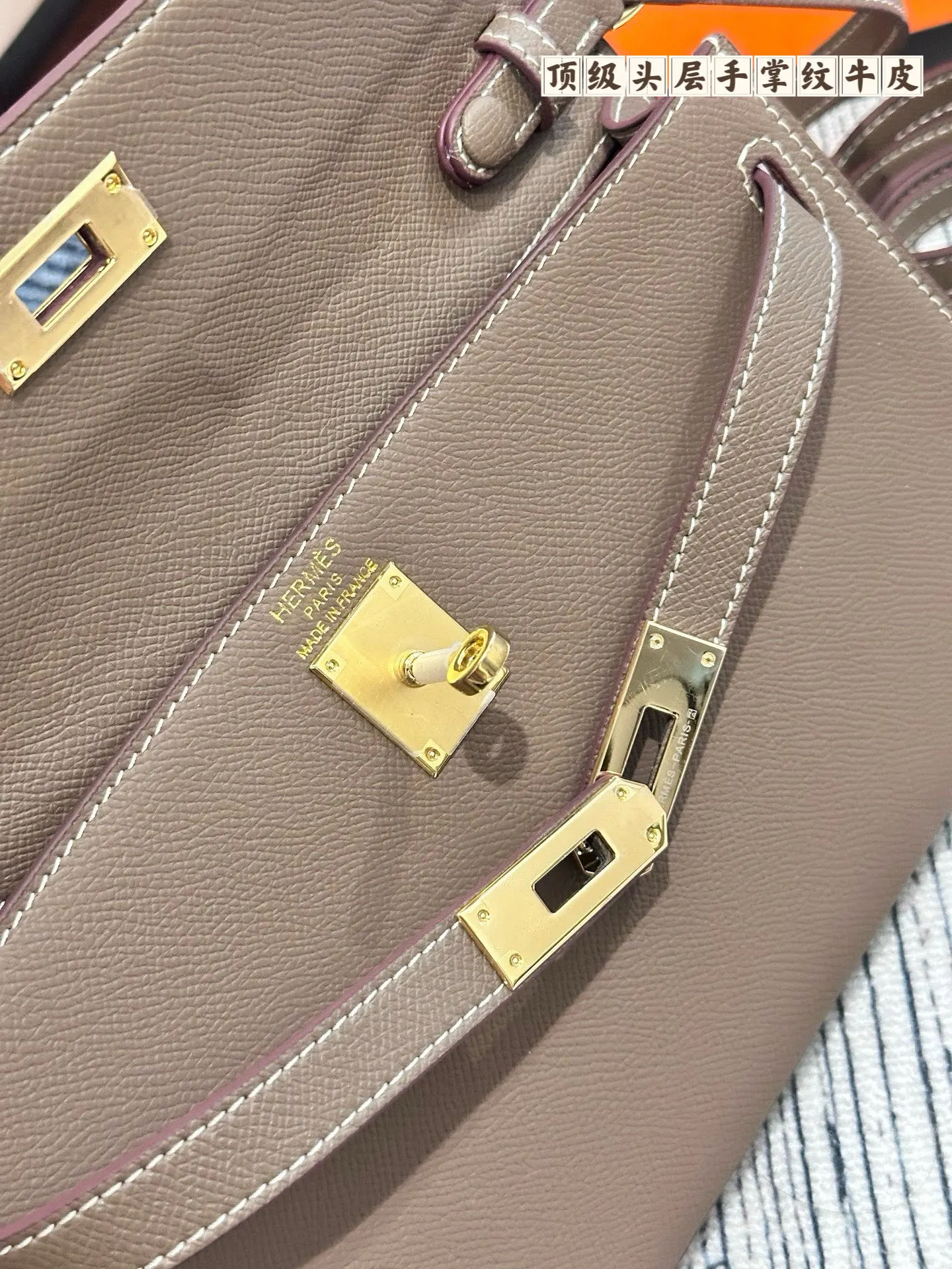 p205 牛皮 折叠礼盒包装 Kelly Elan真正意义上的腋下包 爱马仕Kelly Elan真的是小众宝藏款！ 尺寸：27*5*15cm