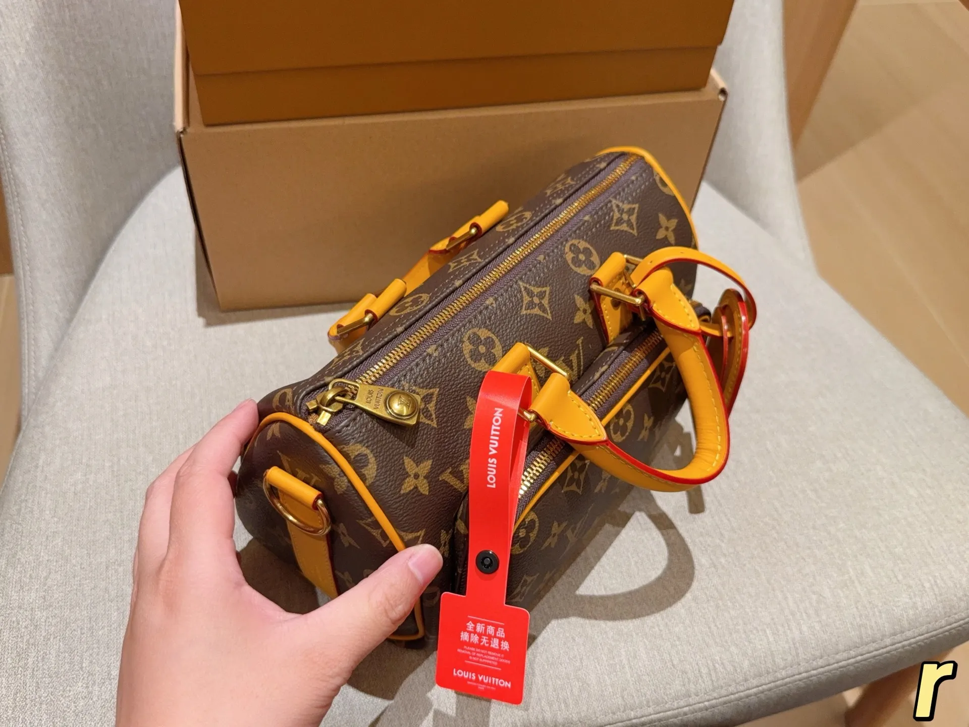 💰240 Lv路易威登 Keepall 25 Cargo老花手提斜挎包！ 尺寸25&times;15&times;11 礼盒包装🎁r