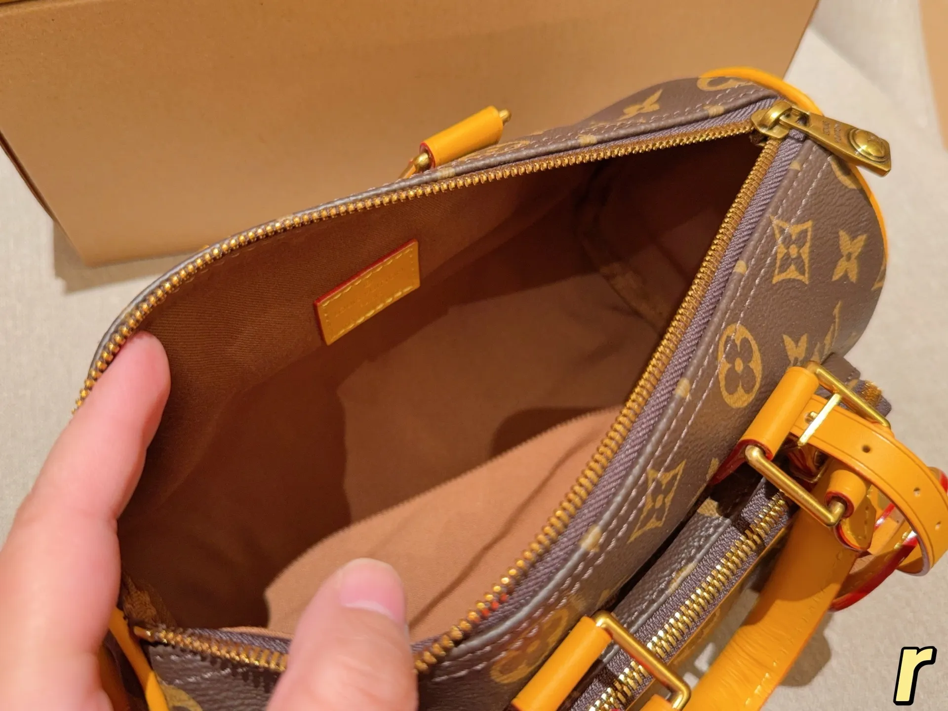 💰240 Lv路易威登 Keepall 25 Cargo老花手提斜挎包! 尺寸25×15×11 礼盒包装🎁r