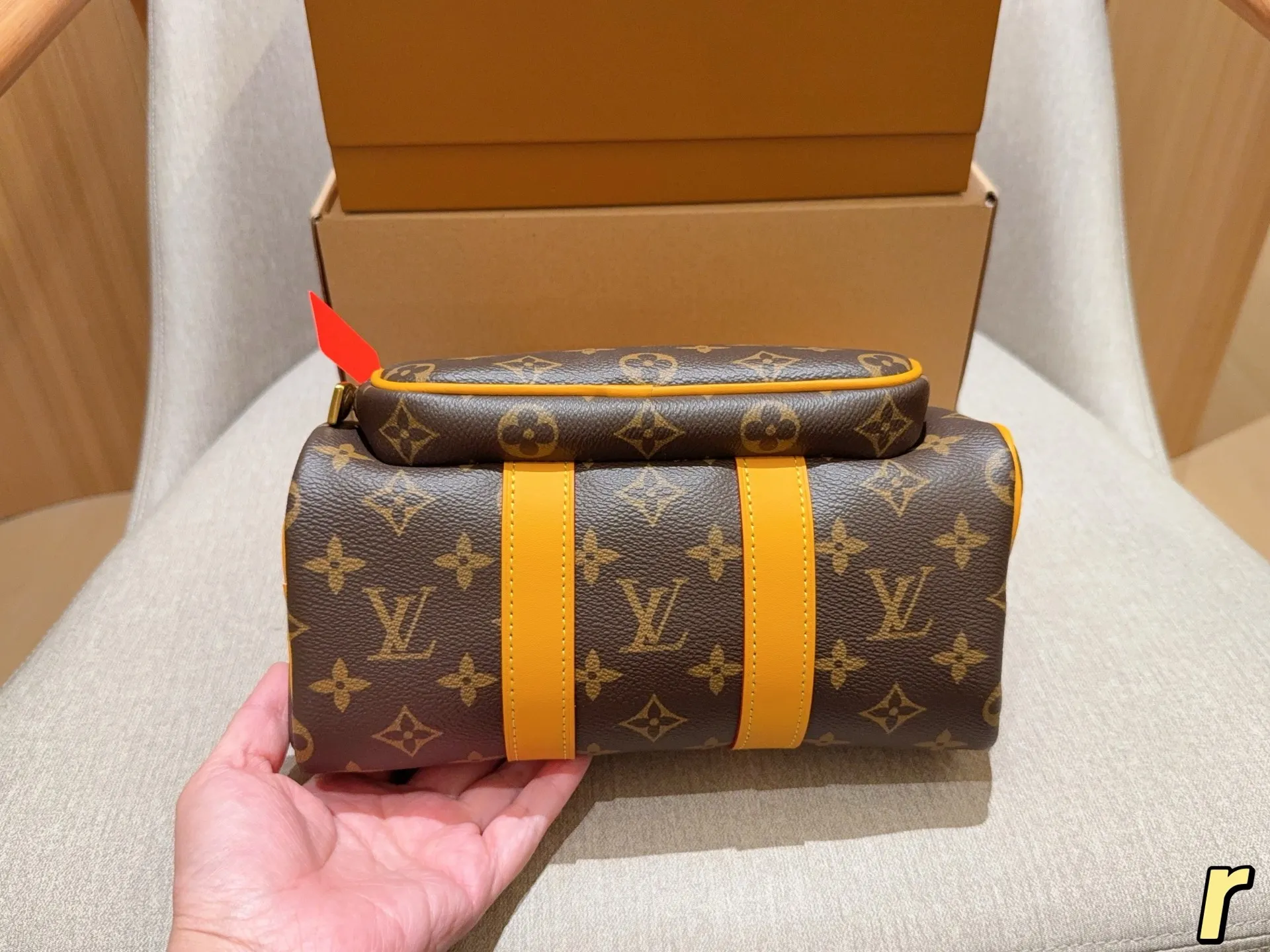 💰240 Lv路易威登 Keepall 25 Cargo老花手提斜挎包！ 尺寸25&times;15&times;11 礼盒包装🎁r