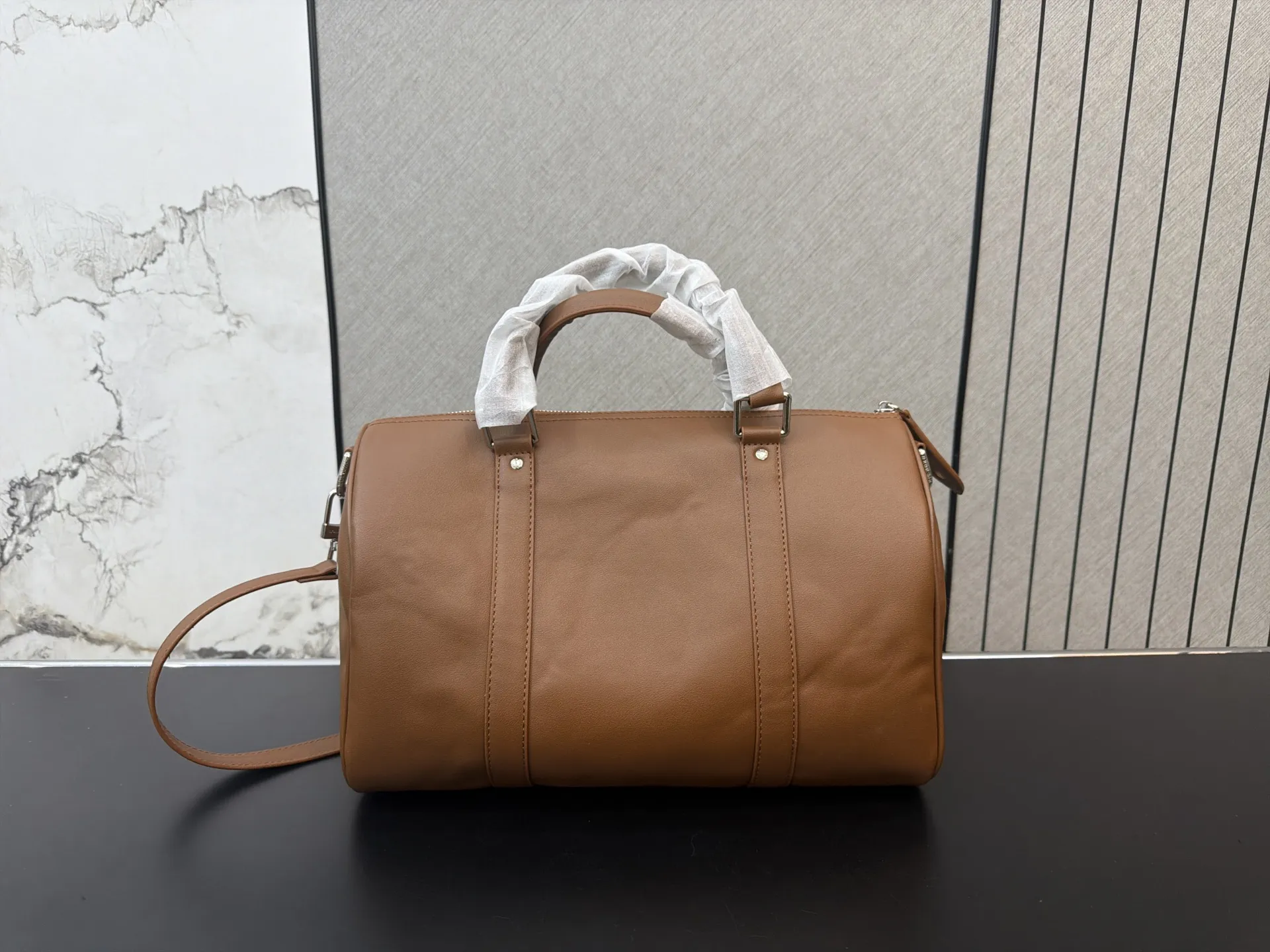 P170 Louisvuitton 路易威登 Lv keepall CARGO BANDOULI&Egrave;RE 35 银色金属配件品牌提花内饰 单肩斜挎手提包 旅行袋 实物拍摄 原厂面料 规格 35 x 22cm