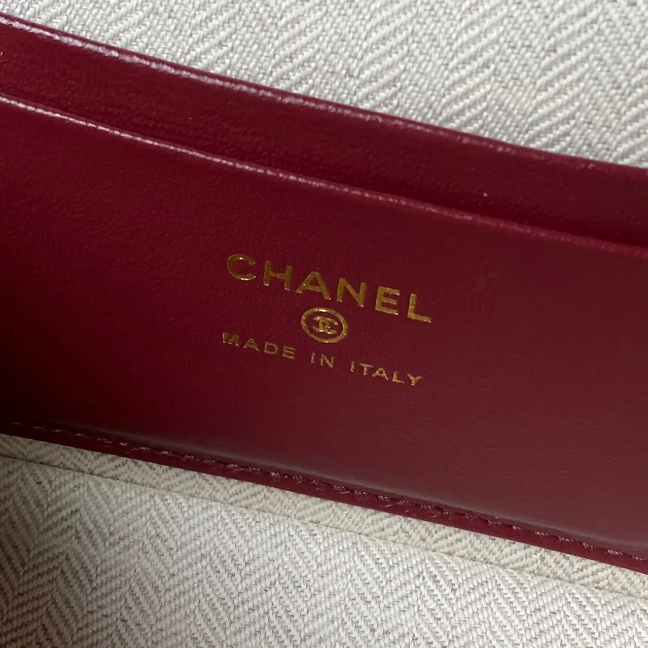 💰630 Chanel 💟26A手工访系列 |限定LP饭盒包 AP 5346 荔枝纹鱼子酱小牛皮 耐磨不易留划痕 皮质挺括不容易变形 浅金色金属双C标 金属链条 顶部自带手提 多种背法 复古精致感 又很实用 属于专柜热门断货款 一年四季都能背的宝藏包包 尺寸:19.5×12×5cm