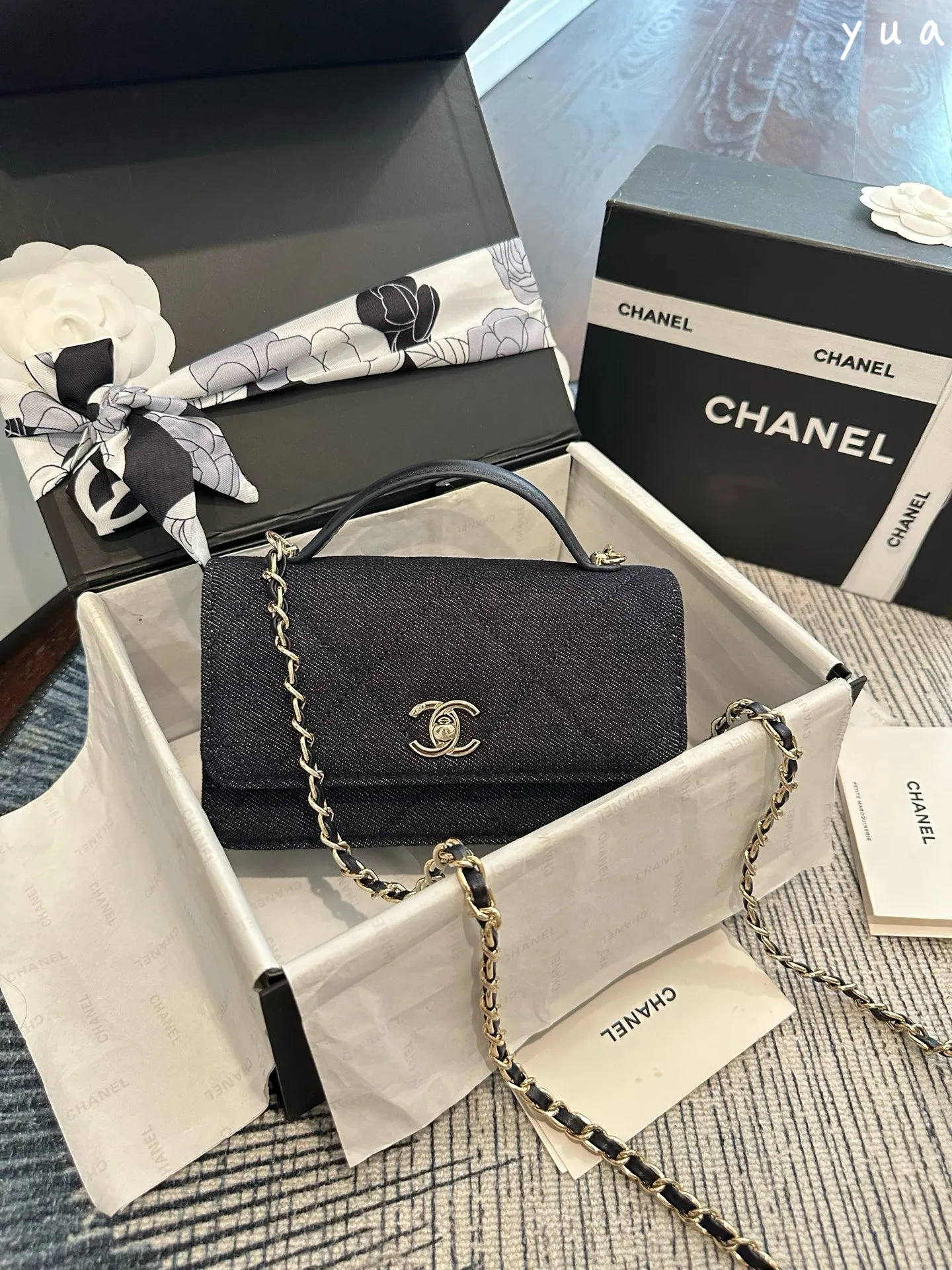 P160 折叠礼盒包装 香奈儿CHANEL 丹宁牛仔手柄woc发财包 可可爱爱 小巧玲珑 优雅精致 仙女必备款 尺寸 19cm