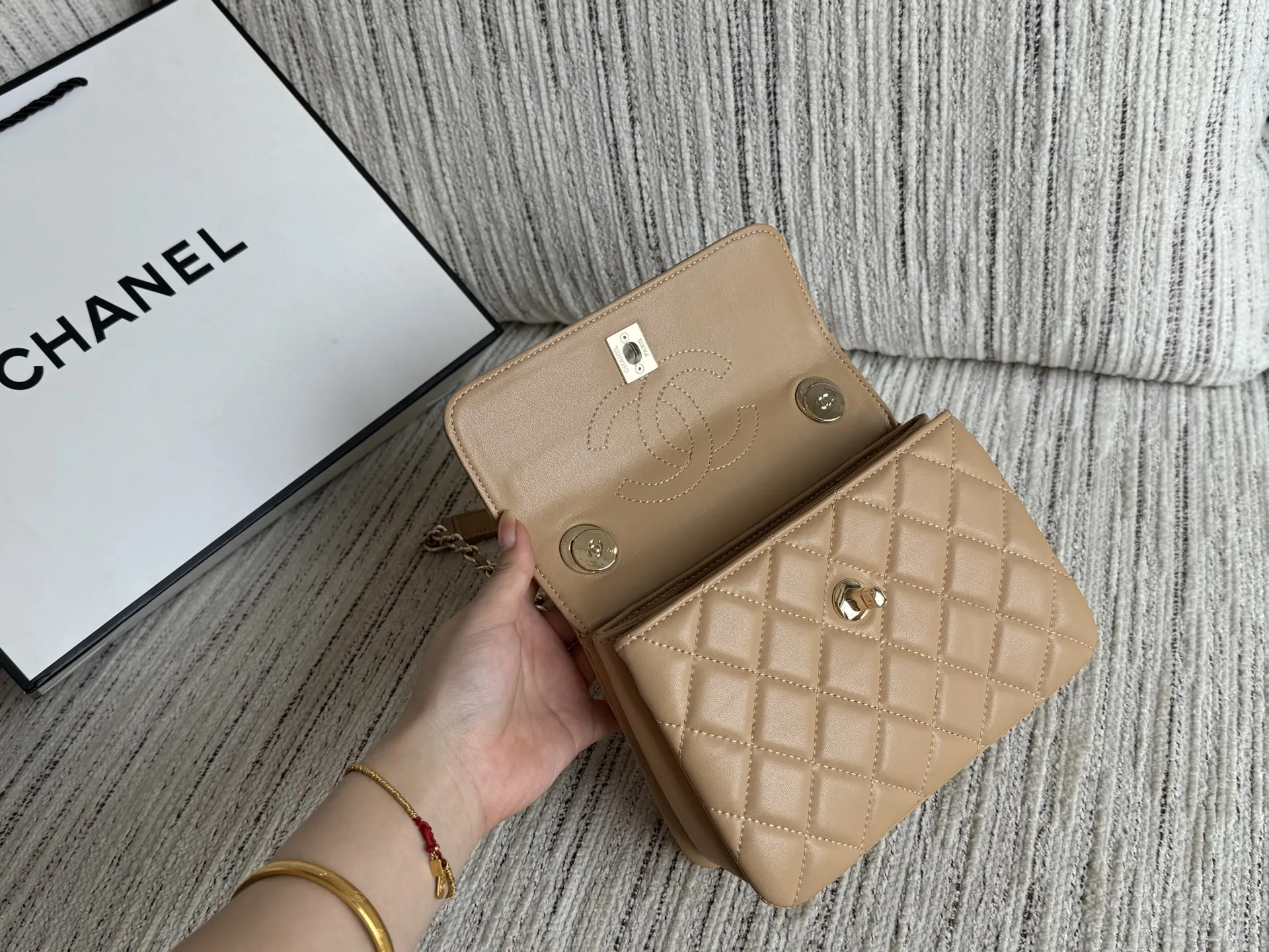 💰180 size：19&times;14 CHANEL香奈儿 22s Trandy cc 链条包 口盖包单肩斜挎手提包 𝖳𝗋𝖾𝗇𝖽𝗒𝖼𝖼 最新艺术扣🜲 这块