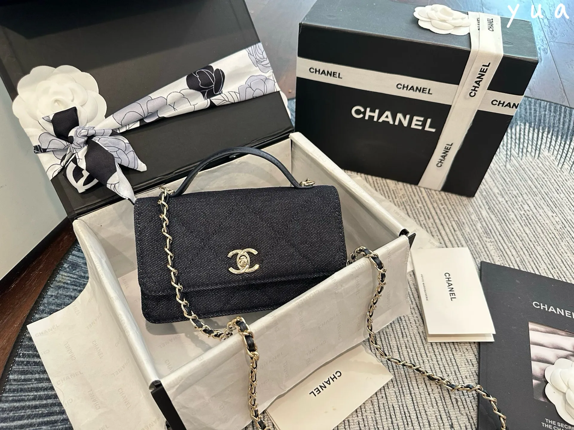P160 折叠礼盒包装 香奈儿CHANEL 丹宁牛仔手柄woc发财包 可可爱爱 小巧玲珑 优雅精致 仙女必备款 尺寸 19cm