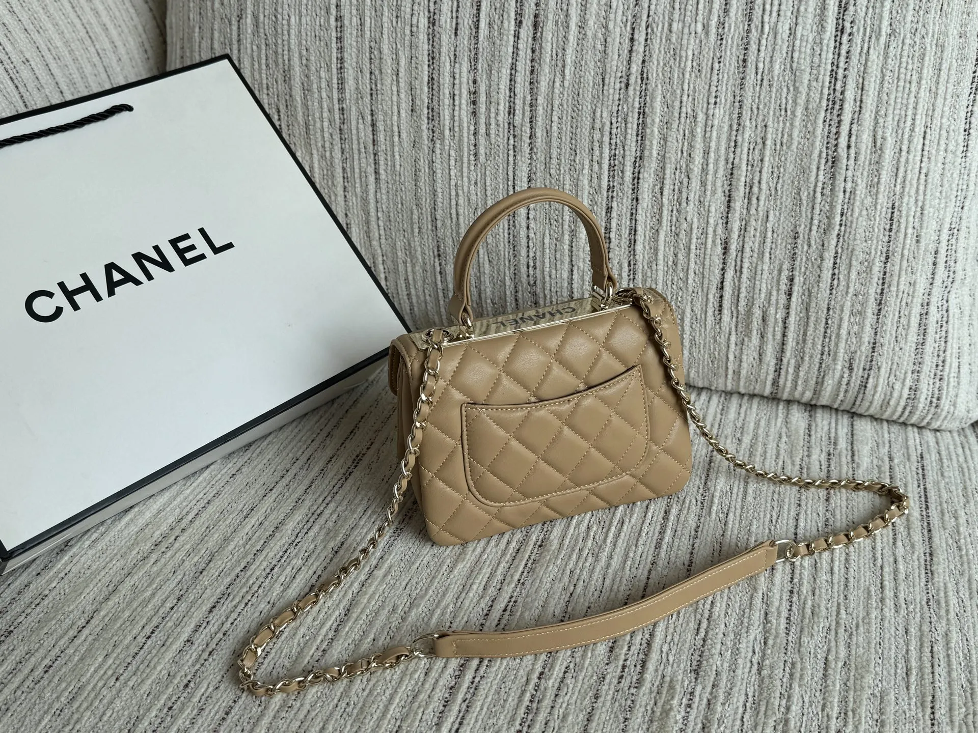 💰180 size：19&times;14 CHANEL香奈儿 22s Trandy cc 链条包 口盖包单肩斜挎手提包 𝖳𝗋𝖾𝗇𝖽𝗒𝖼𝖼 最新艺术扣🜲 这块
