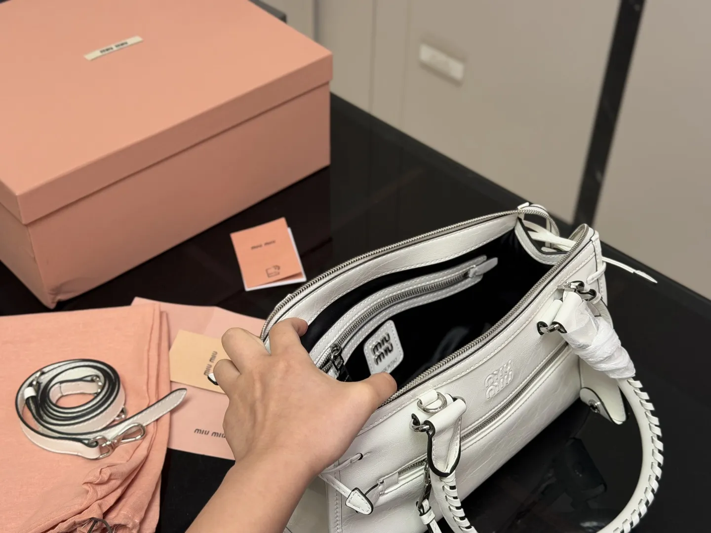 ¥255 配盒 size:30.15cm 少女心爆棚 Miumiu新款法棍 软软的小只 超能装可腋下可手提 心都融化了