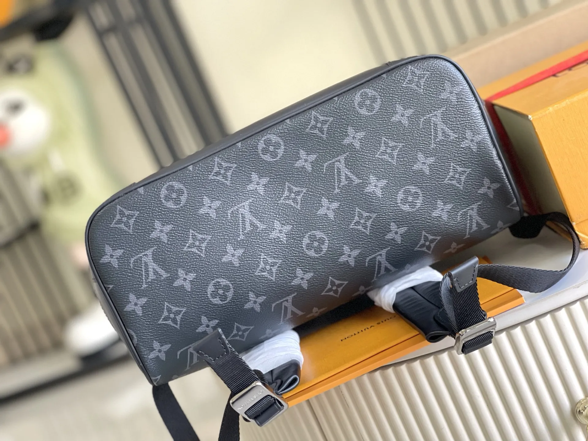 （163 芯片）特级配全套包装💰P920【特级全钢五金 原厂皮】M44052 皮料是意大利A级皮料是在于品质、五金、面料、手工、油边、A级出品、图片跟产品一致丶配全套包装.尺寸:32x45x16CM