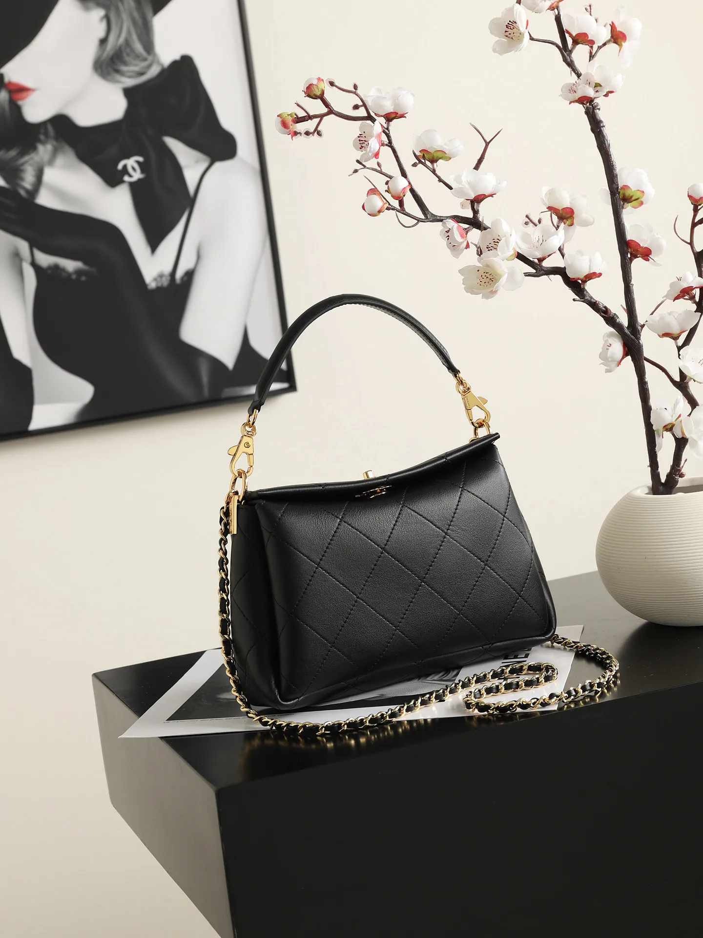 Chanel 26SS Luxury Lunchbox Hobo Bag Chain Strap Shoulder Bag Fast Shipping Italy Spain Netherlands