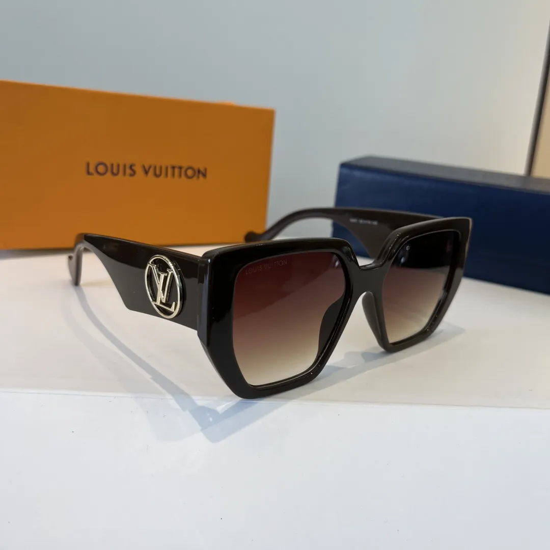 💰70&yen; LV路易威登太阳镜，修饰脸型遮阳镜，高端轻盈