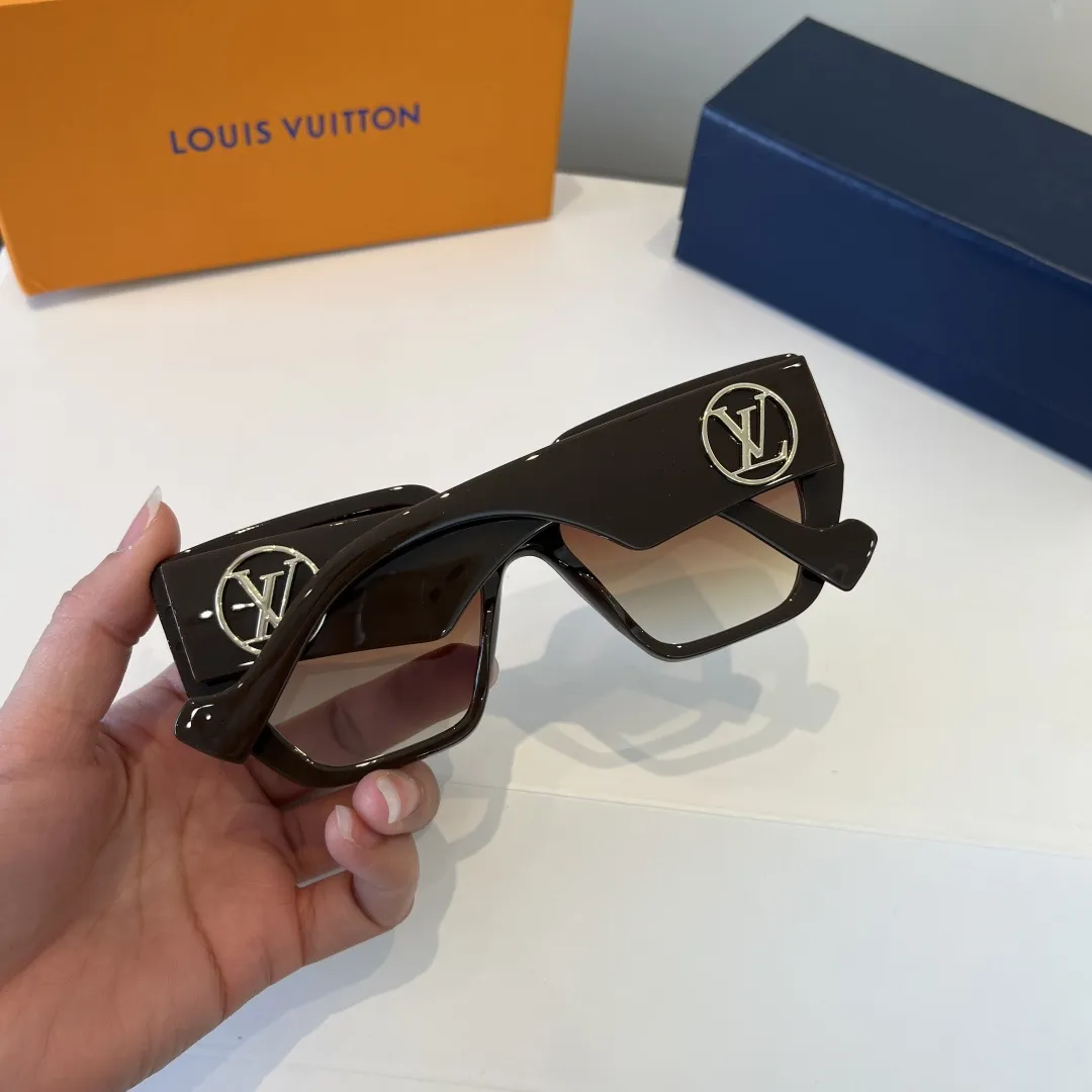💰70&yen; LV路易威登太阳镜，修饰脸型遮阳镜，高端轻盈