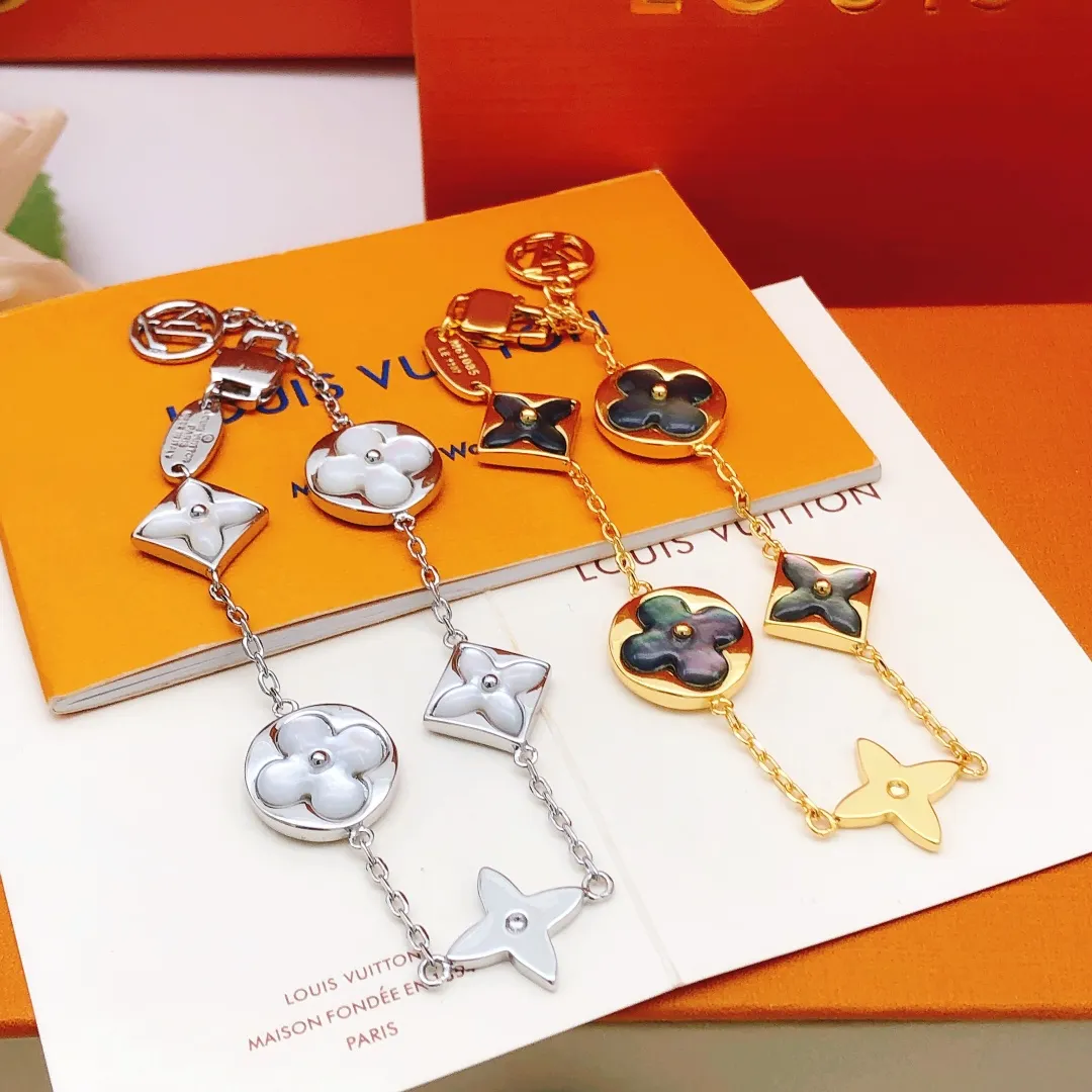 p75编号LSL0141 【Lv*最新款🆕🆕金色灰贝母手链】一致ZP黄铜材质