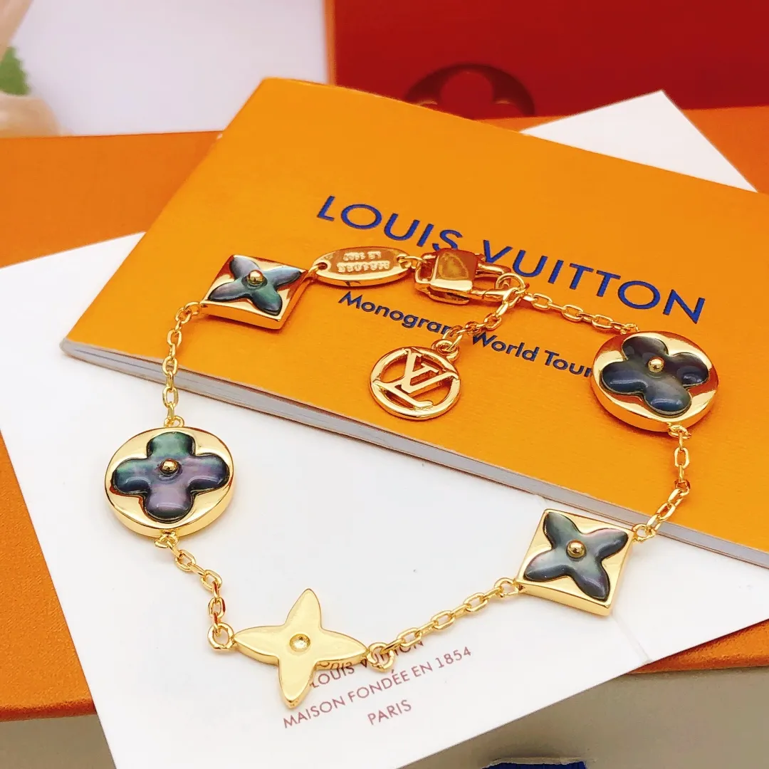 p75编号LSL0141 【Lv*最新款🆕🆕金色灰贝母手链】一致ZP黄铜材质
