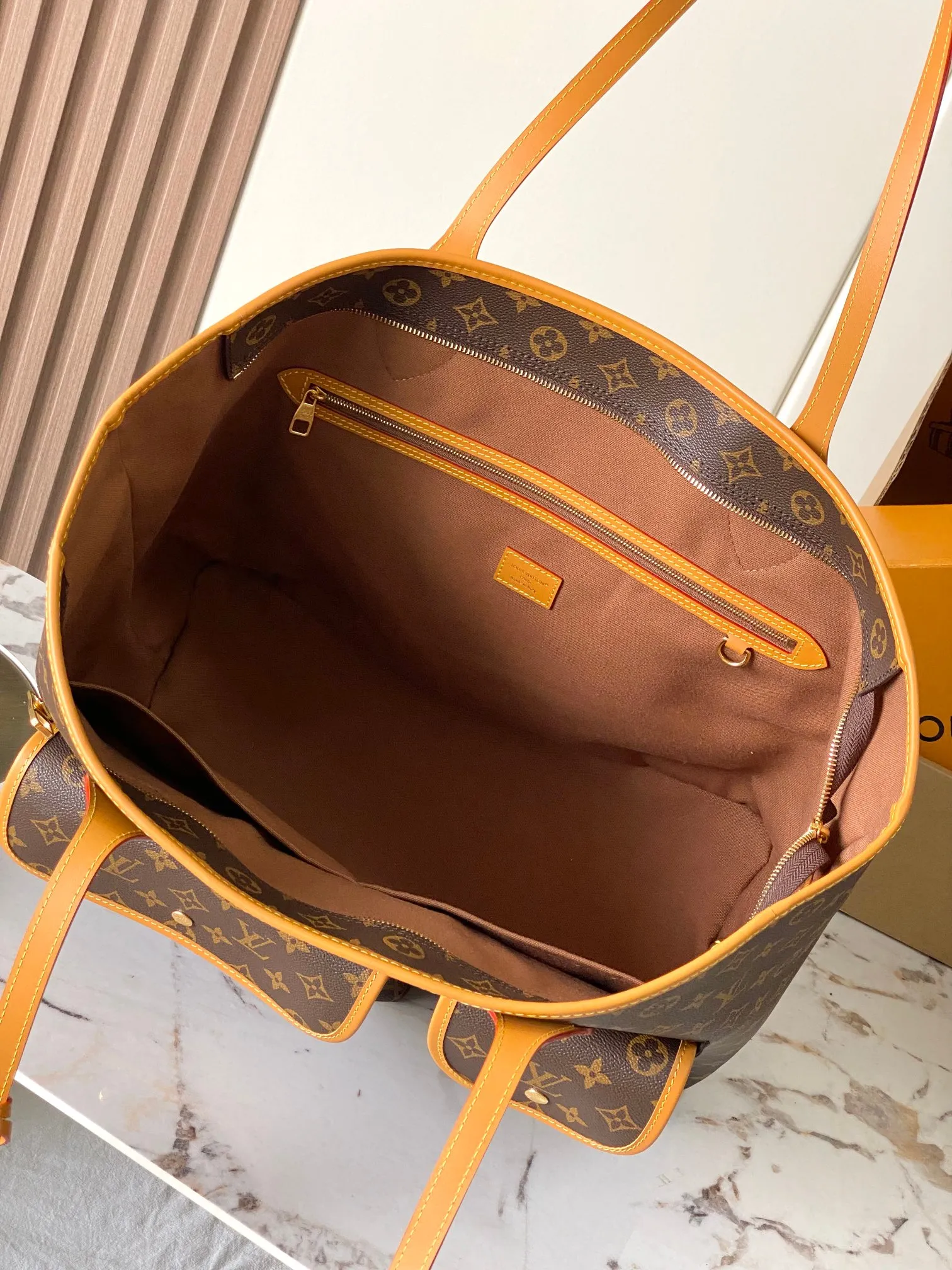 P680 【特级MB163c芯片版原厂皮】 NEVEREVERFULL CARGO 手袋 款号:M2A617 材料:A级全钢五金,进口原厂面料 包装:全套原厂免税MB包装 尺寸: 38*60*28CM