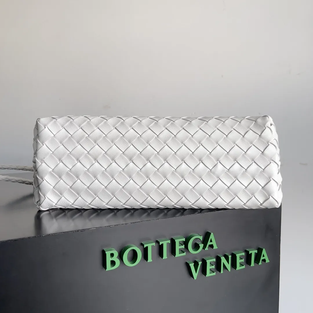 Bottega Veneta Style Andiamo East-West Woven Leather Tote Bag - Kendall Jenner Style - Premium Italian Leather Shoulder & Crossbody Bag (Model 754990) - Fast Shipping to Europe, UK, Germany & France