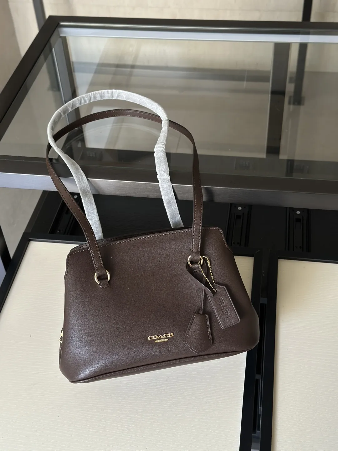 ☑️咖啡色💰238包邮❗ 【新款】COACH/蔻驰奥莱女士老花ELISE 28号单肩包高级复古通勤 尺寸：28.5✖️16.5cm 💥不退不换慎重下单💥