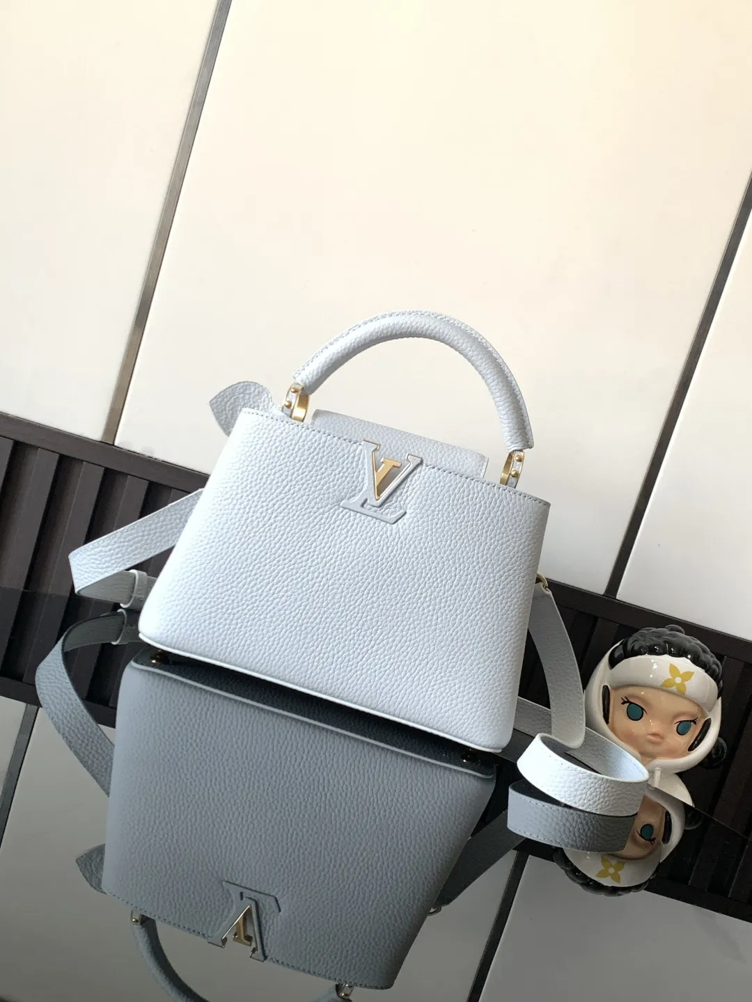 P930💰【特级全钢】 CAPUCINES BB手袋 型号：M24656蓝色全钢 五金：💯A级全钢五金 皮料：最新原厂皮料 包装：全套原厂免税包装 27x17.3x9cm：27x17.3x9cm