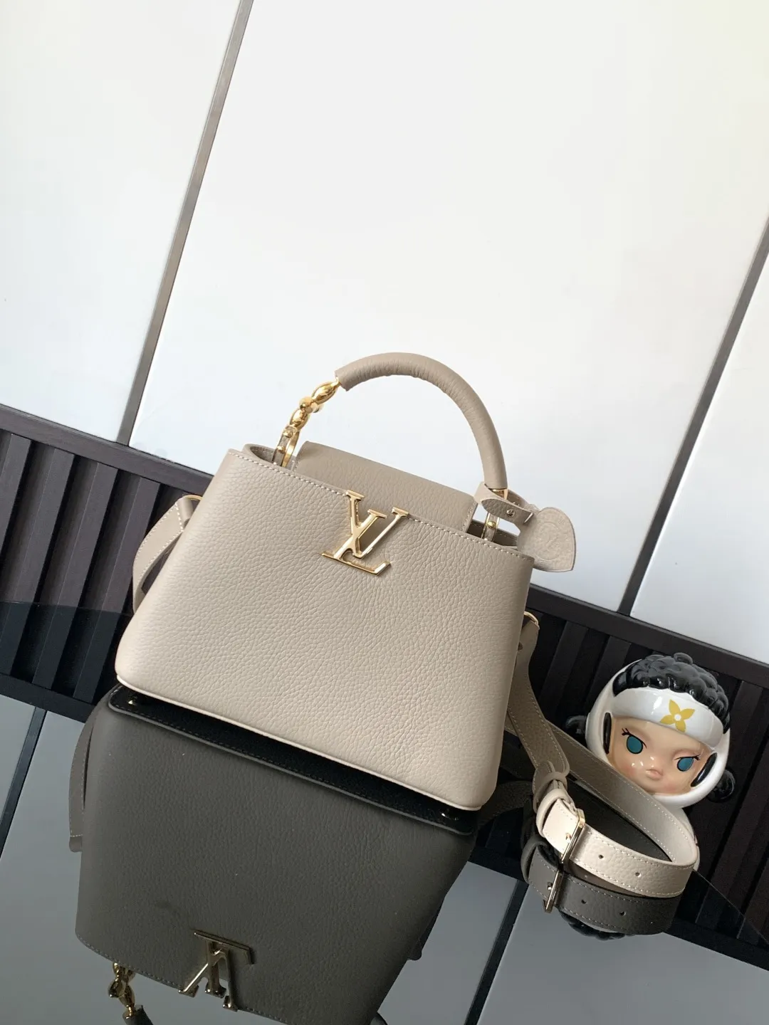 P1110💰【特级全钢】 CAPUCINES BB手袋 型号:M24698大象灰全钢 五金:💯A级全钢五金 皮料:最新原厂皮料 包装:全套原厂免税包装 27x18x9cm:27x18x9cm
