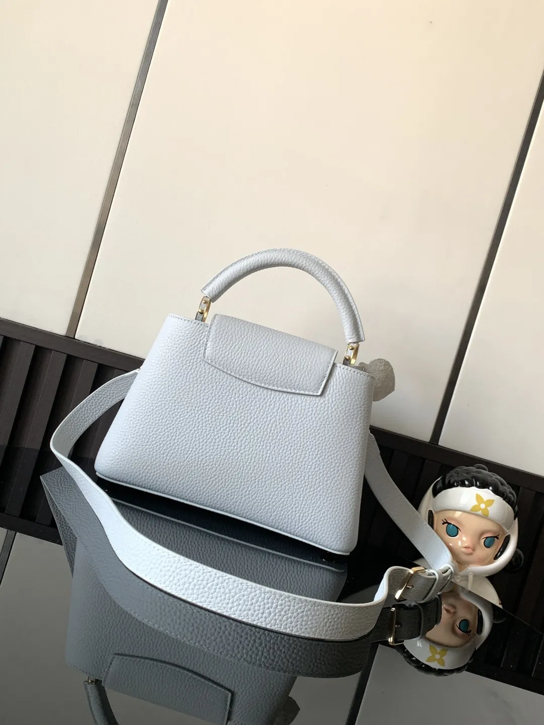 P930💰【特级全钢】 CAPUCINES BB手袋 型号：M24656蓝色全钢 五金：💯A级全钢五金 皮料：最新原厂皮料 包装：全套原厂免税包装 27x17.3x9cm：27x17.3x9cm